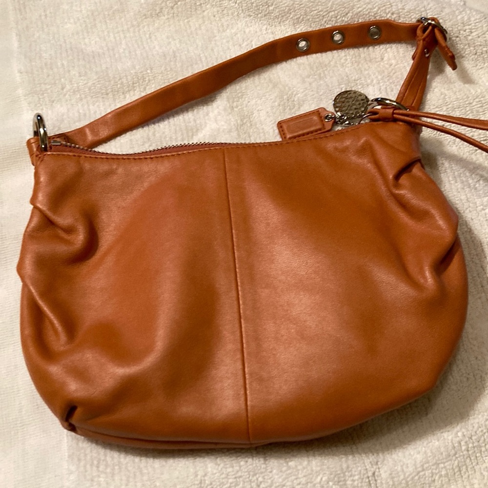 COACH SMALL HANDBAG. NWOT. DARK ORANGE. CUTE!